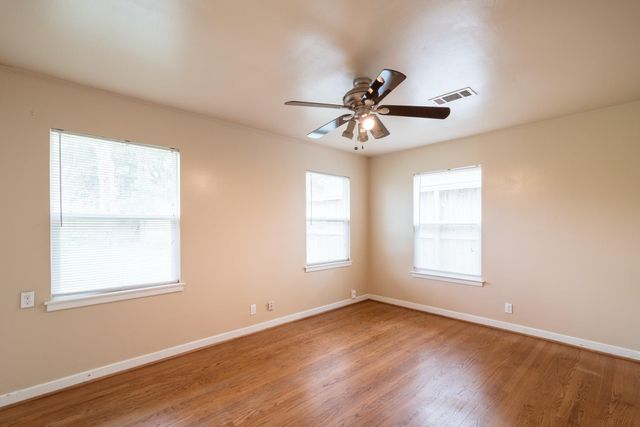 9718 Pine Lake Drive, Houston, TX 77055