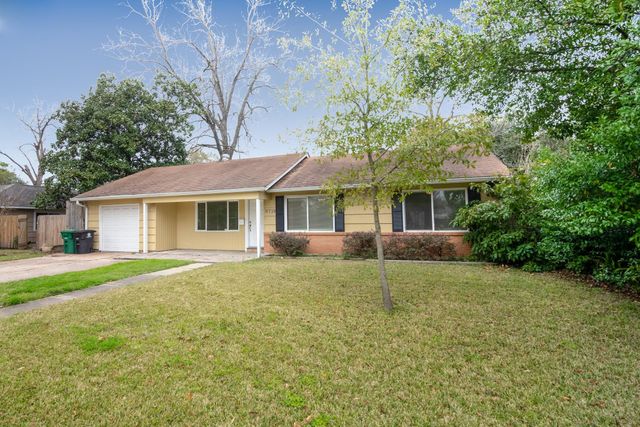 9718 Pine Lake Drive, Houston, TX 77055