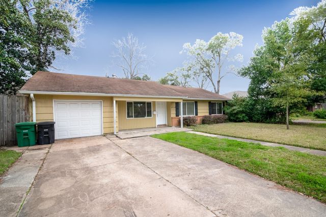 9718 Pine Lake Drive, Houston, TX 77055