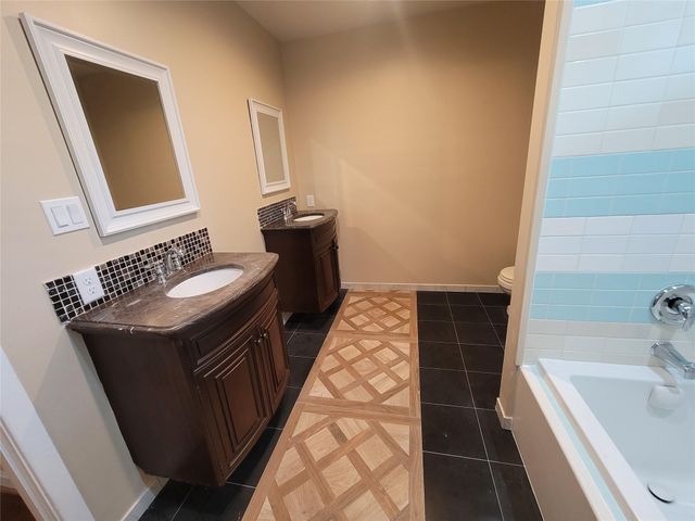 9718 Pine Lake Drive, Houston, TX 77055