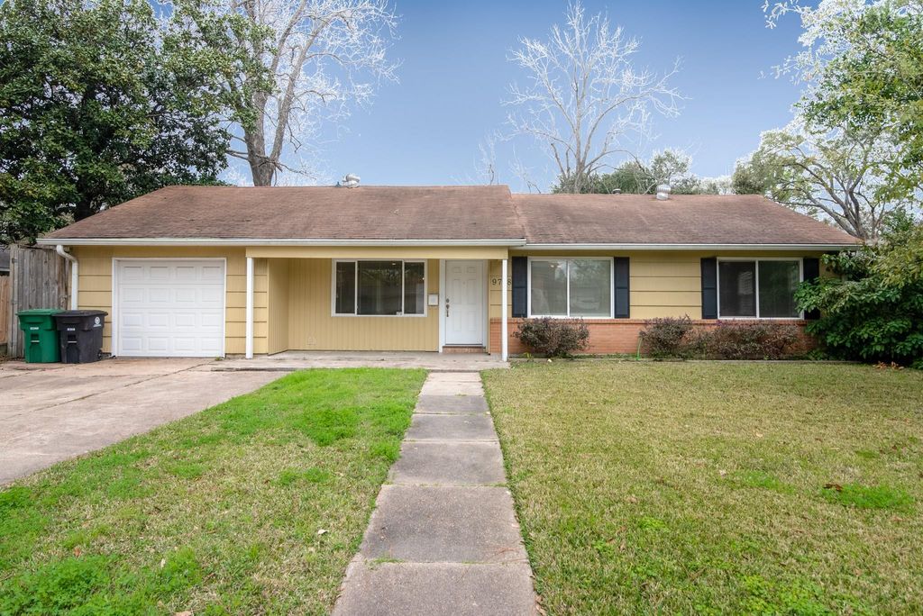 9718 Pine Lake Drive, Houston, TX 77055