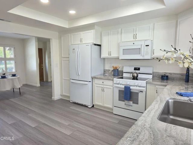 44174 Village 44, Camarillo, CA 93012