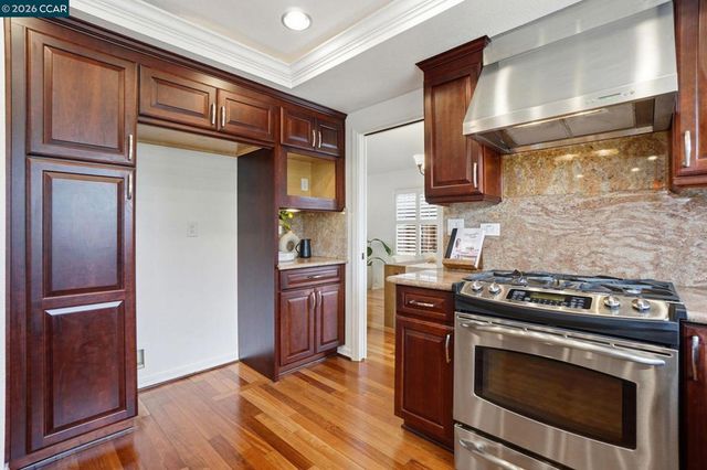 319 Oak Glen Ct, Martinez, CA 94553