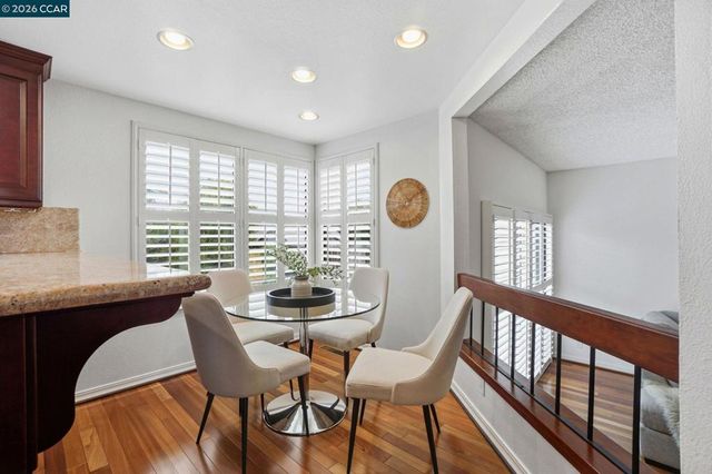 319 Oak Glen Ct, Martinez, CA 94553