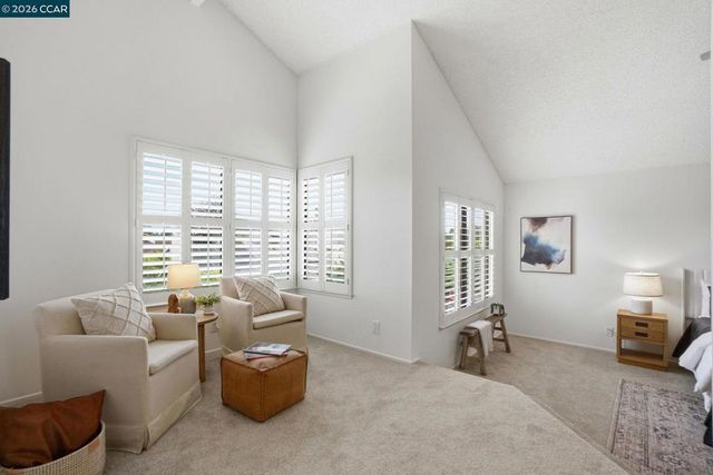 319 Oak Glen Ct, Martinez, CA 94553