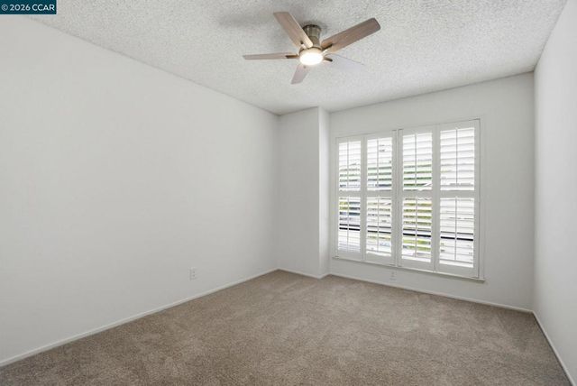 319 Oak Glen Ct, Martinez, CA 94553