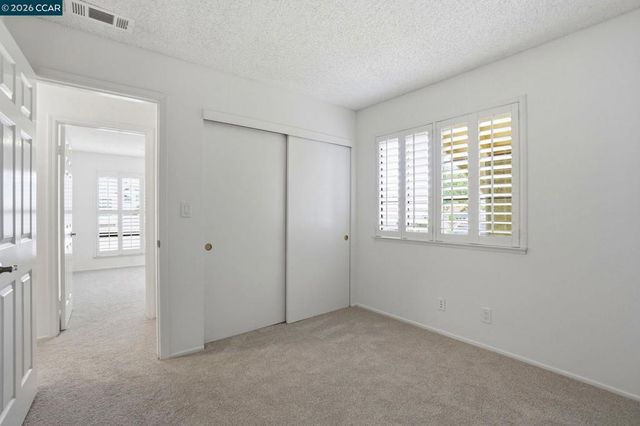 319 Oak Glen Ct, Martinez, CA 94553