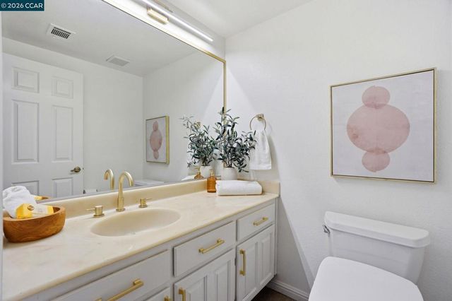 319 Oak Glen Ct, Martinez, CA 94553