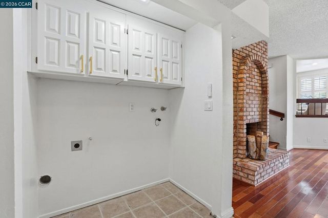 319 Oak Glen Ct, Martinez, CA 94553