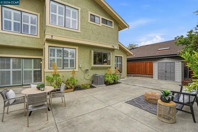 319 Oak Glen Ct, Martinez, CA 94553