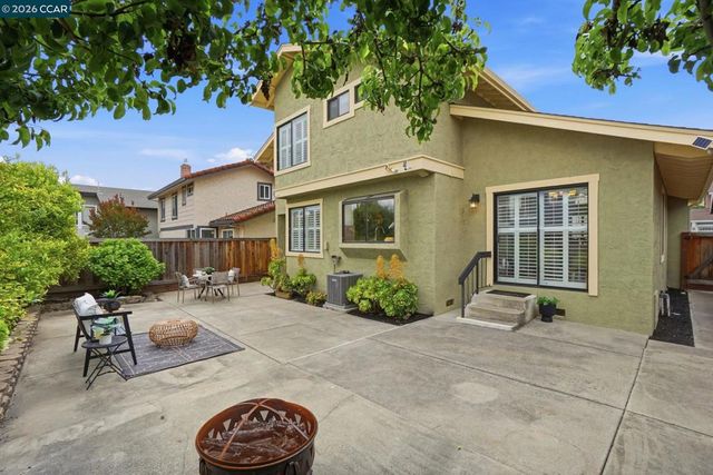 319 Oak Glen Ct, Martinez, CA 94553