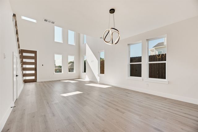 6046 Plum Dale Road, Dallas, TX 75241