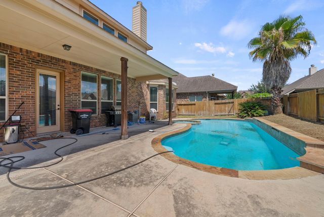 26111 Tintagel Lane, Kingwood, TX 77339