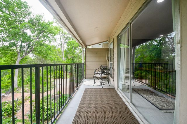 1804 Stoney Brook Drive 202, Houston, TX 77063