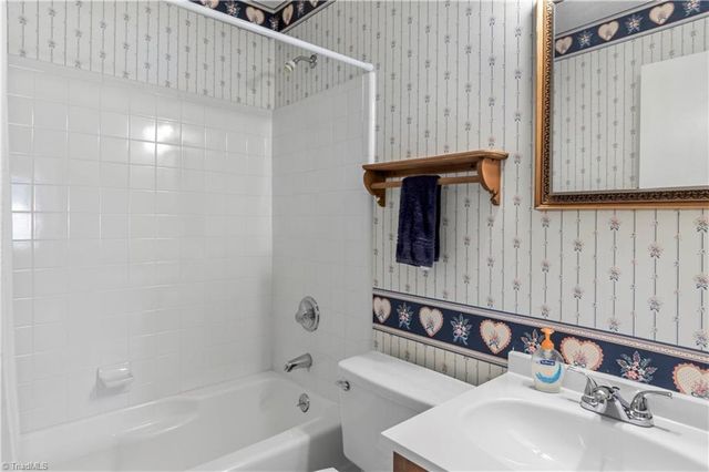 2595 Mount Salem Road, Pfafftown, NC 27040