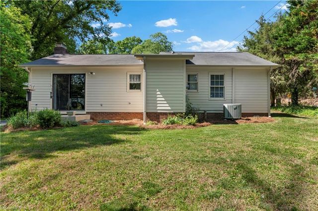 2595 Mount Salem Road, Pfafftown, NC 27040