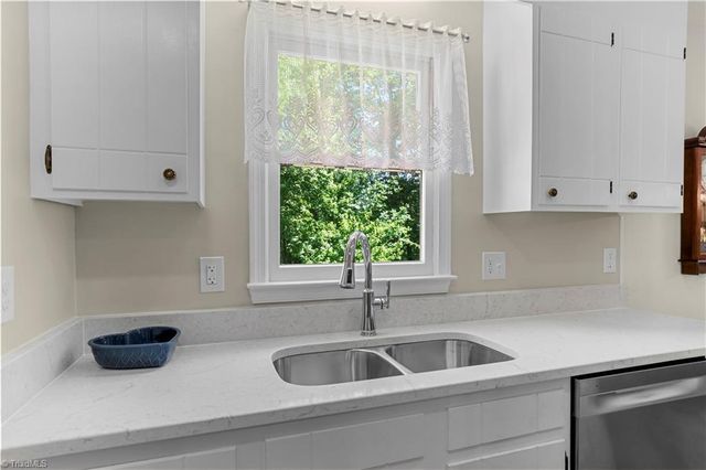 2595 Mount Salem Road, Pfafftown, NC 27040