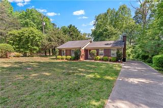 2595 Mount Salem Road, Pfafftown, NC 27040