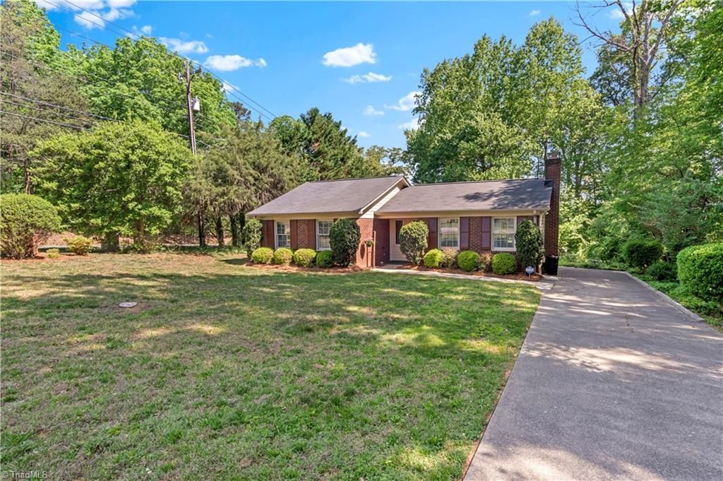 2595 Mount Salem Road, Pfafftown, NC 27040