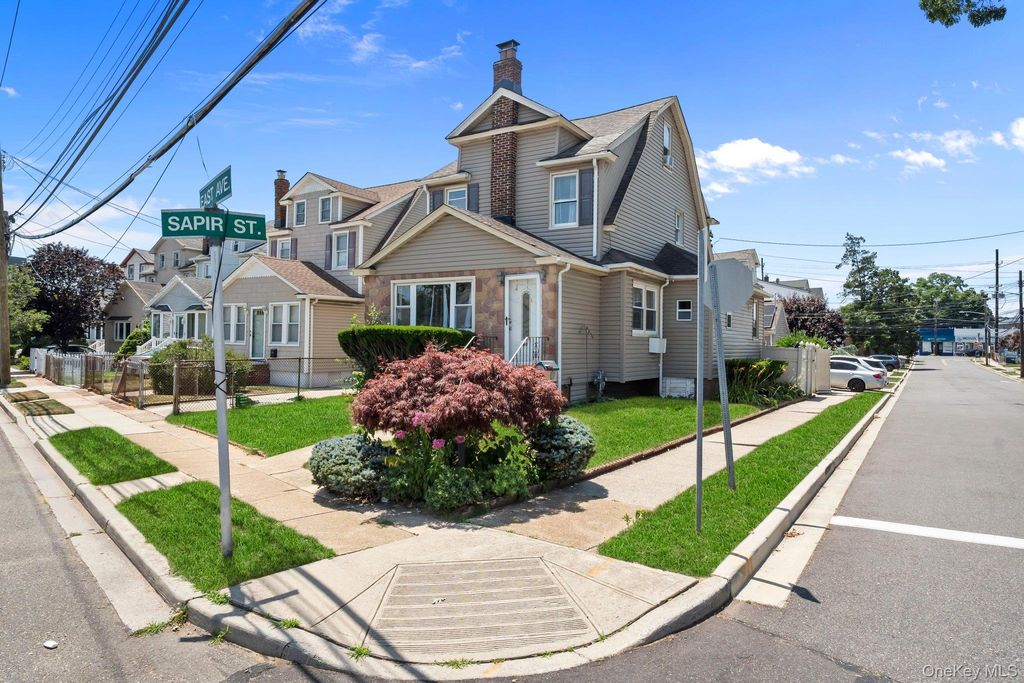 40 East Avenue, Valley Stream, NY 11580 — photo 2