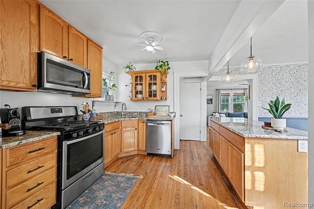 303 N Holbrook Street, Plymouth, MI 48170