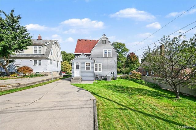 303 N Holbrook Street, Plymouth, MI 48170