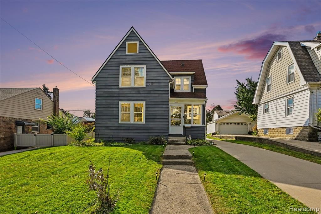 303 N Holbrook Street, Plymouth, MI 48170