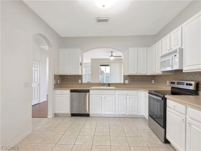 9729 Heatherstone River CT 3, Estero, FL 33928