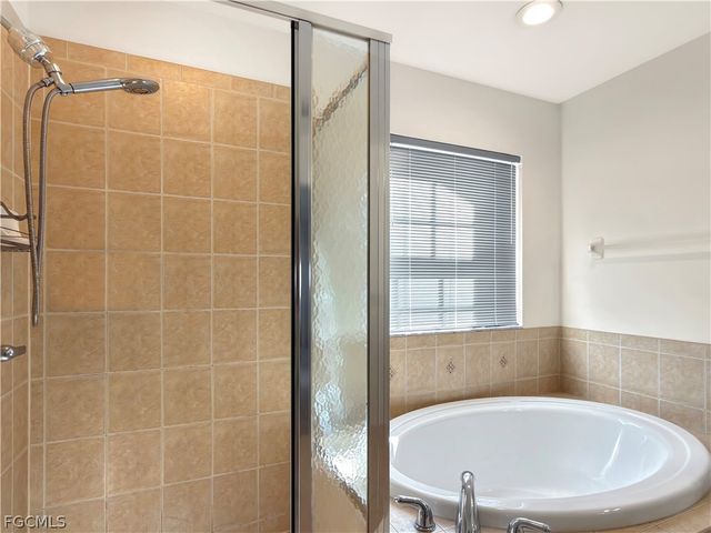 9729 Heatherstone River CT 3, Estero, FL 33928