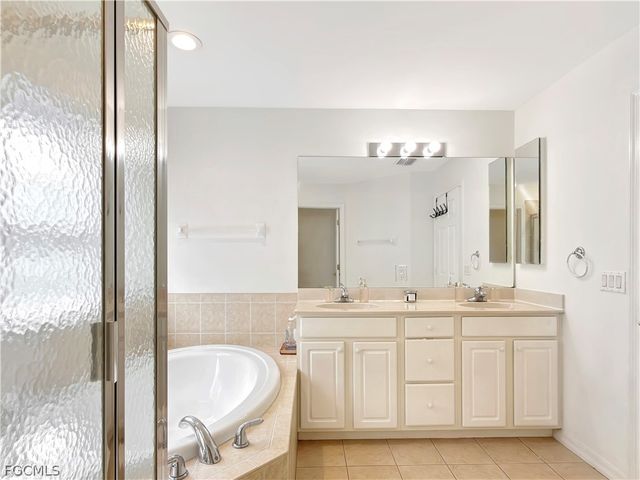 9729 Heatherstone River CT 3, Estero, FL 33928