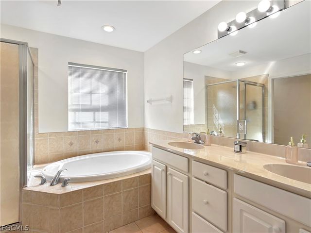 9729 Heatherstone River CT 3, Estero, FL 33928