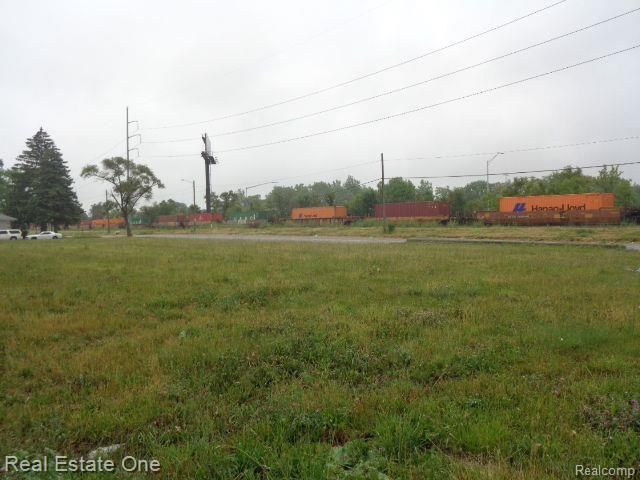 16530 FULLERTON Street, Detroit, MI 48227