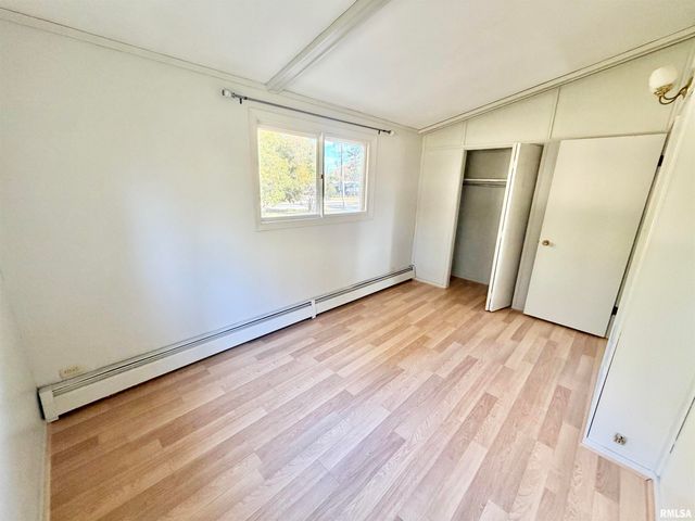 990 WILLIAM Drive, Knoxville, IL 61448