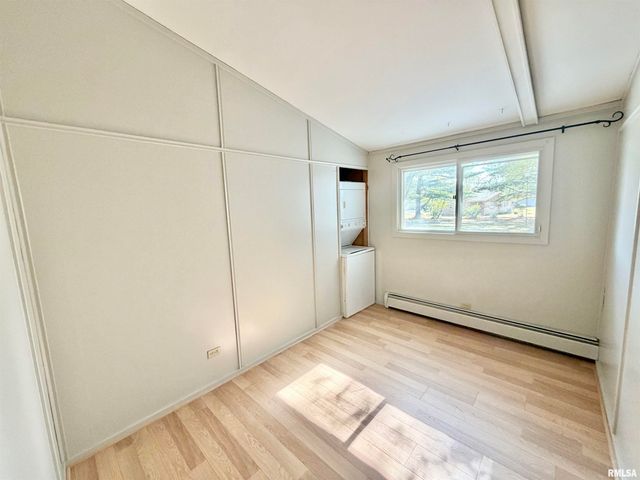 990 WILLIAM Drive, Knoxville, IL 61448