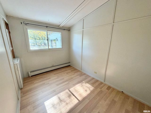 990 WILLIAM Drive, Knoxville, IL 61448