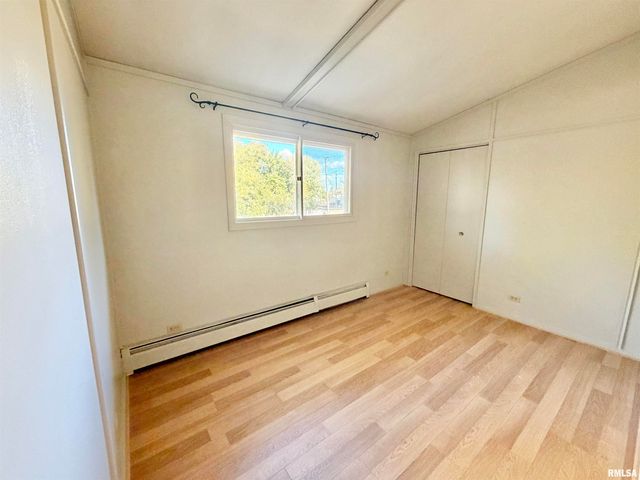 990 WILLIAM Drive, Knoxville, IL 61448