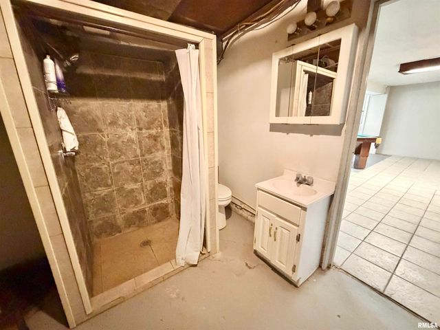 990 WILLIAM Drive, Knoxville, IL 61448