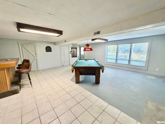 990 WILLIAM Drive, Knoxville, IL 61448