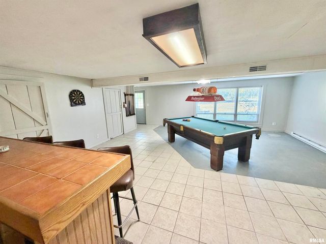 990 WILLIAM Drive, Knoxville, IL 61448