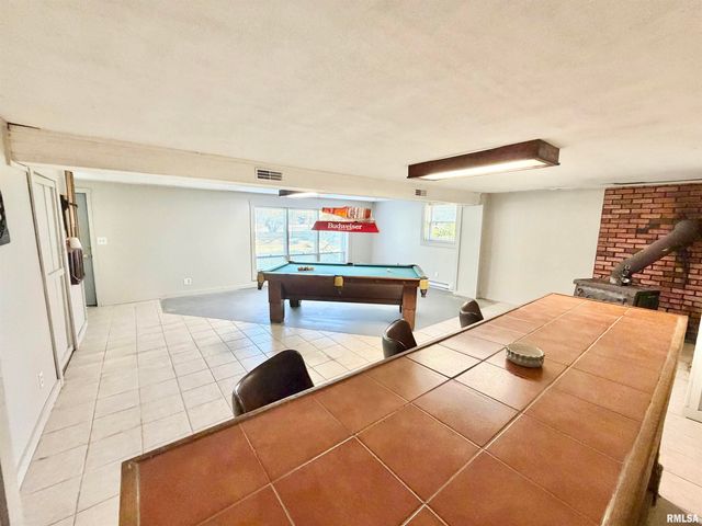 990 WILLIAM Drive, Knoxville, IL 61448