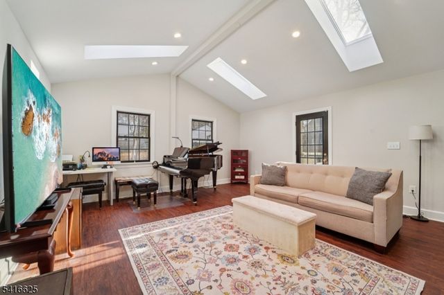 27 Fairview Ave, West Orange Twp., NJ 07052