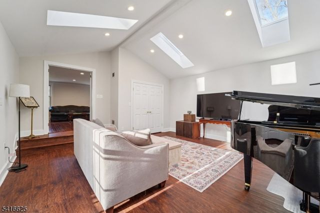 27 Fairview Ave, West Orange Twp., NJ 07052