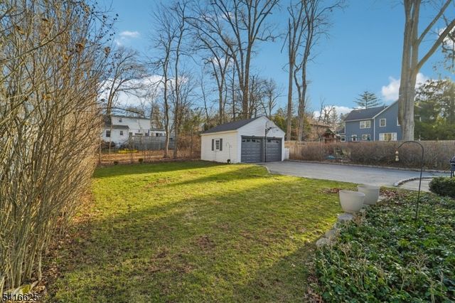 27 Fairview Ave, West Orange Twp., NJ 07052