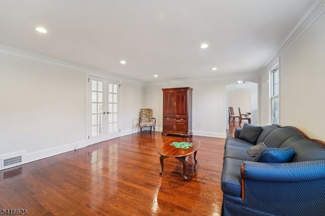 27 Fairview Ave, West Orange Twp., NJ 07052