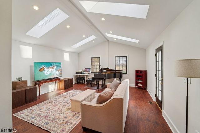 27 Fairview Ave, West Orange Twp., NJ 07052