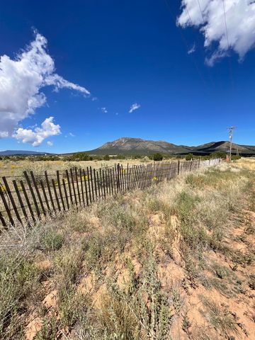288 Entranosa Road, Edgewood, NM 87015