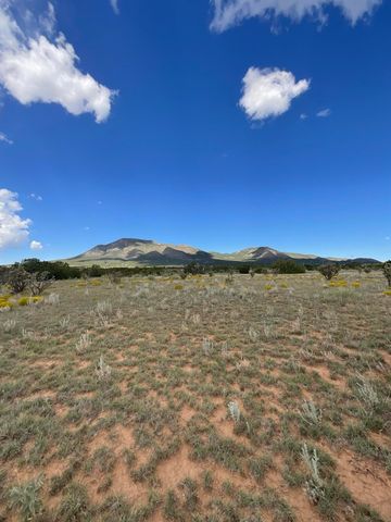 288 Entranosa Road, Edgewood, NM 87015