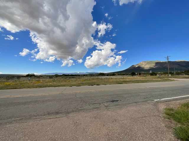 288 Entranosa Road, Edgewood, NM 87015
