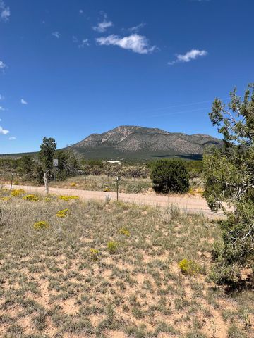 288 Entranosa Road, Edgewood, NM 87015