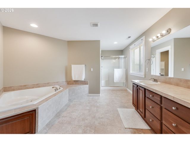 10217 Ne 102nd St, Vancouver, WA 98662